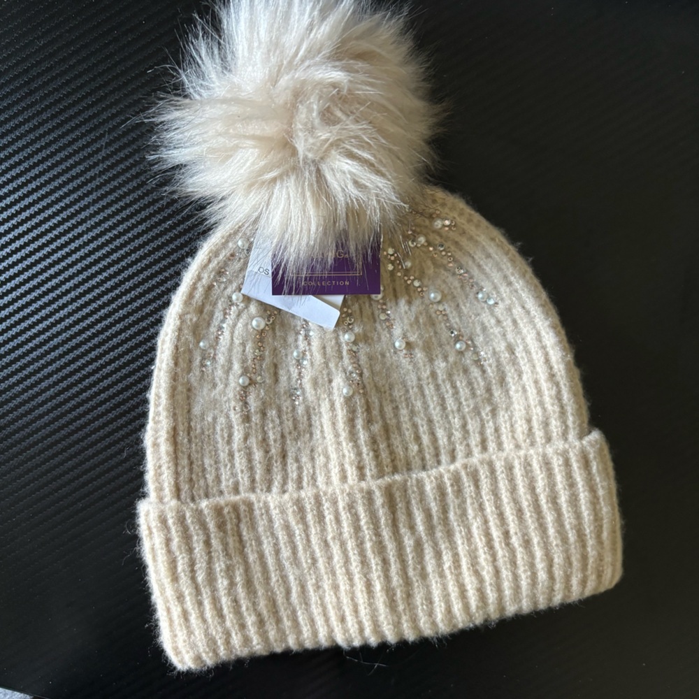 Women Cream Fur Ball Hat